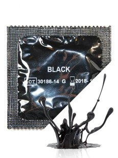 Black - prezerwatywa w kolorze intensywnej czerni (1 szt.)