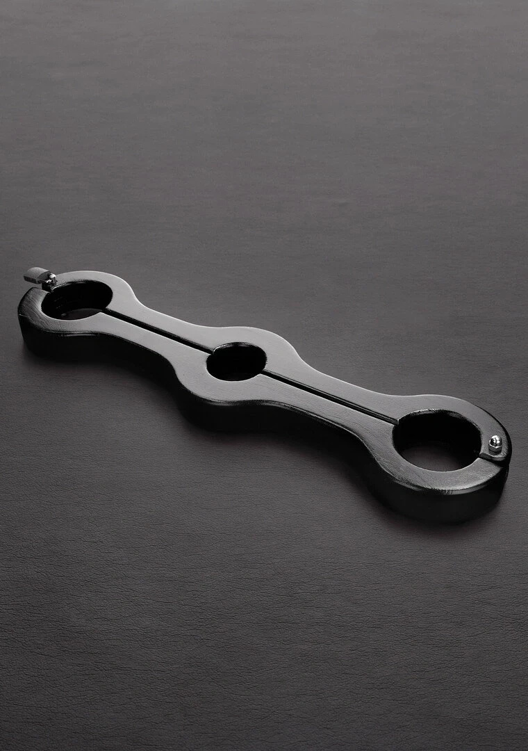 Steel by Shots Lederhalt metalowe dyby z trzema otworami, czarne