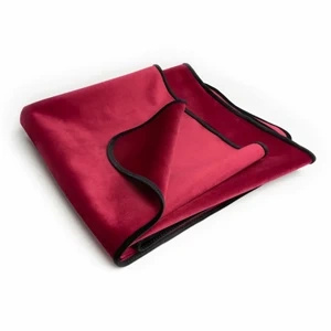 Liberator Fascinator Throe Merlot pokrowiec wodoodporny czerwony 183 x 137 cm