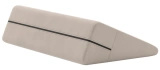 Liberator Wedge Cream – poduszka klinowa 61 x 35,5 x 18 cm